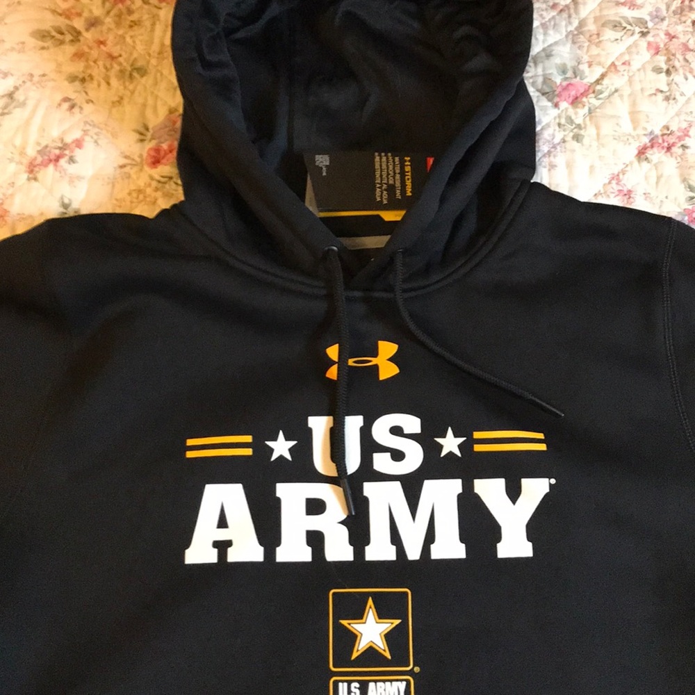Under Armour US Army hoodie  NWT size Large